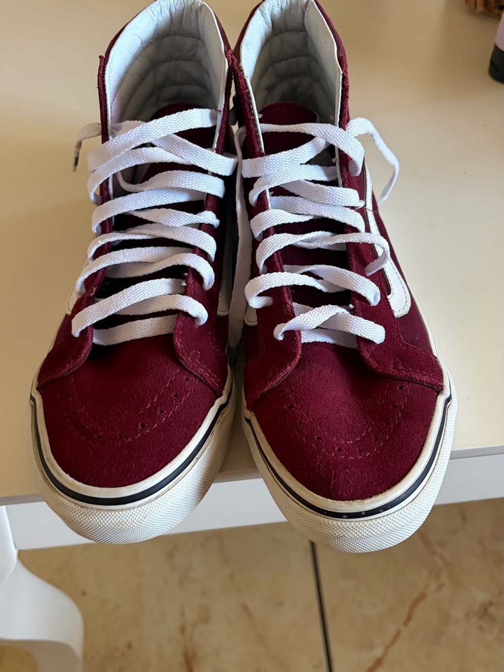 Vans Men's Burgundy and White Lace-Up Skate Sneakers unisex